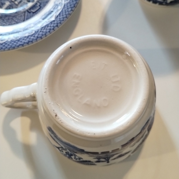 Vintage English Ironstone Tableware LTD 8pc set - Picture 6 of 11